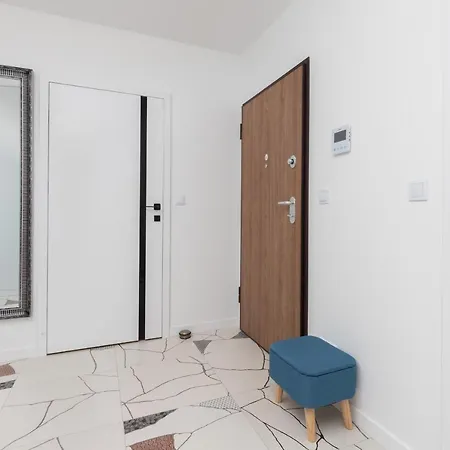 Srodmiescie Angielska Grobla With Free Parking By Renters Apartment