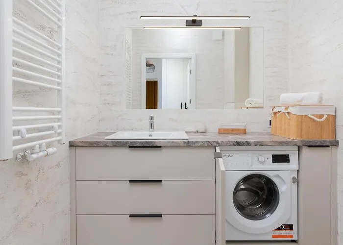 Srodmiescie Angielska Grobla With Free Parking By Renters Apartment *