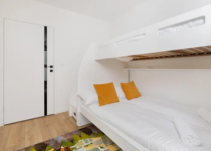 Srodmiescie Angielska Grobla With Free Parking By Renters Apartment