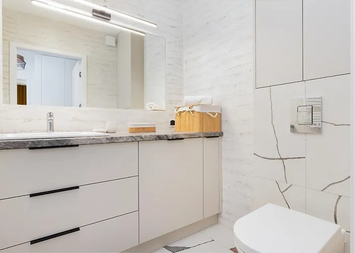 Srodmiescie Angielska Grobla With Free Parking By Renters Gdansk